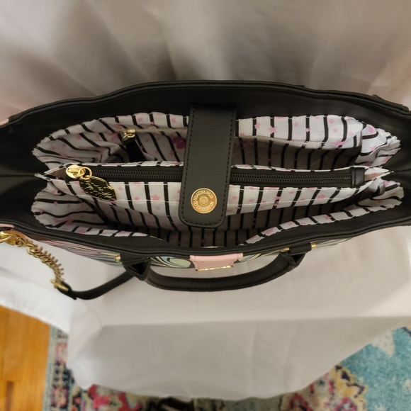 Mid size Betsy Johnson  butterfly satchel - Picture 6 of 6